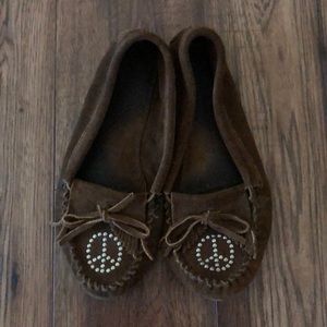 Minnetonka Peace Moccasins